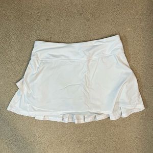 White lululemon rival skirt